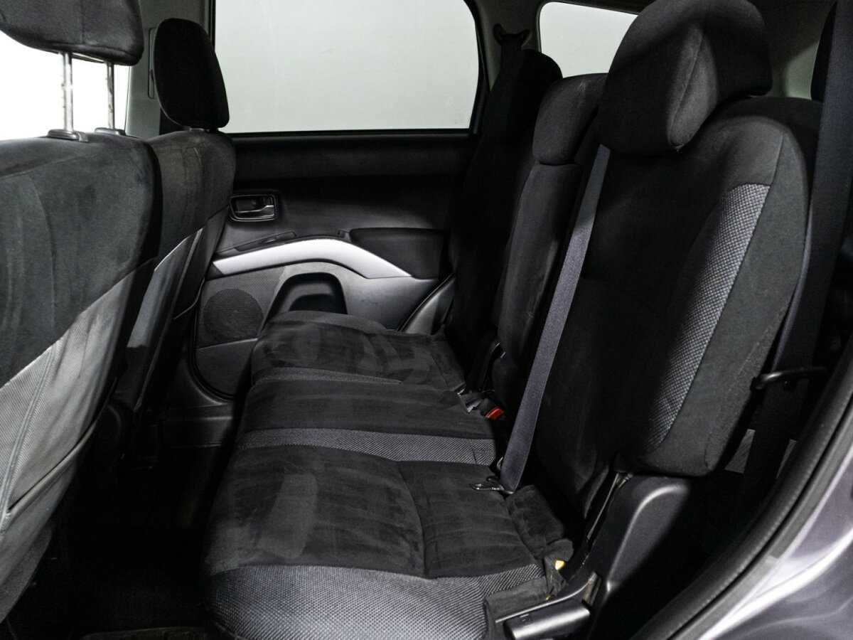 Купить Mitsubishi Outlander с пробегом. Фото: #9