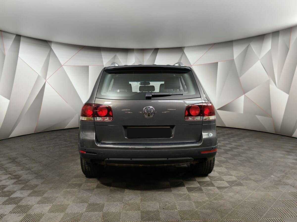 Купить Volkswagen Touareg с пробегом. Фото: #7