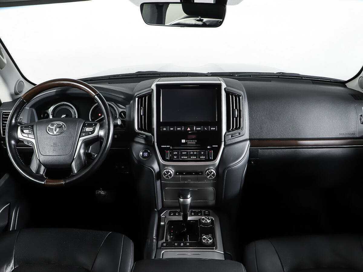 Купить Toyota Land Cruiser с пробегом. Фото: #10