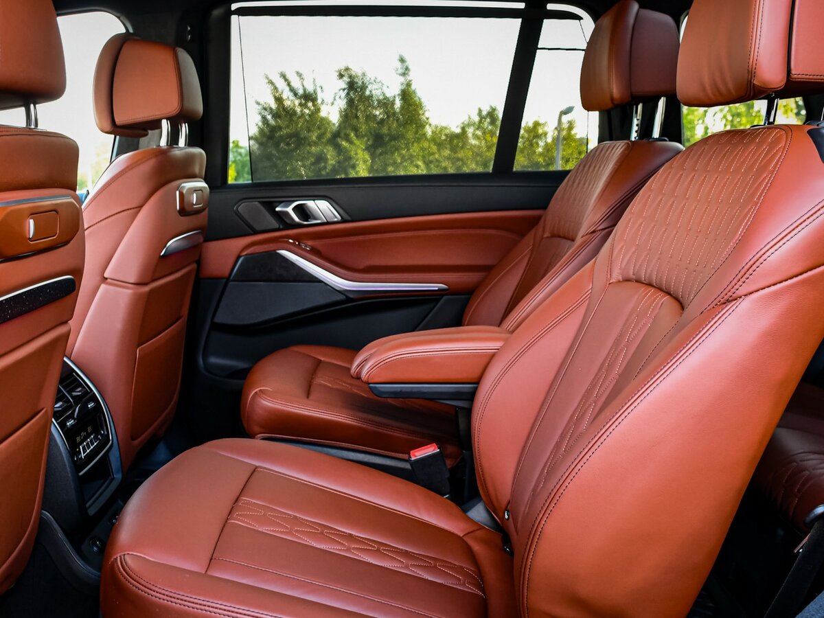 Купить BMW X7 с пробегом. Фото: #10