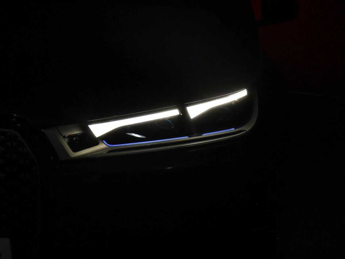 Купить BMW iX с пробегом. Фото: #11