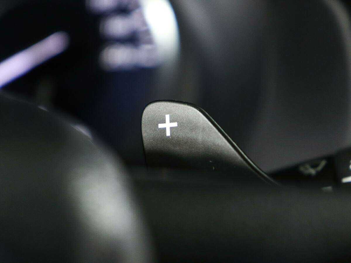Купить Toyota Fortuner с пробегом. Фото: #16