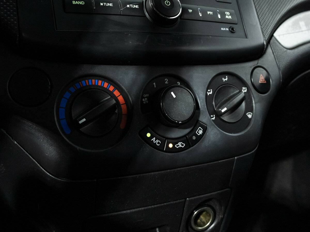 Купить Chevrolet Aveo с пробегом. Фото: #14