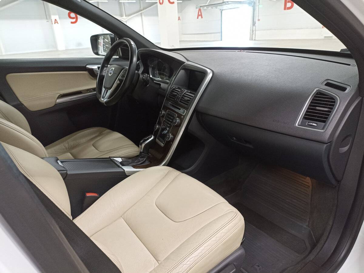 Купить Volvo XC60 с пробегом. Фото: #10