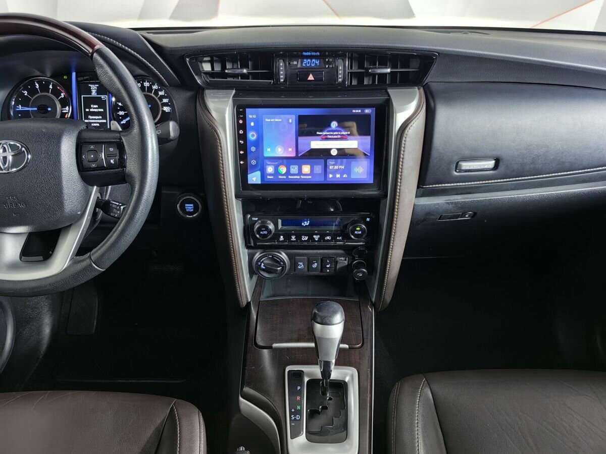 Купить Toyota Fortuner с пробегом. Фото: #10