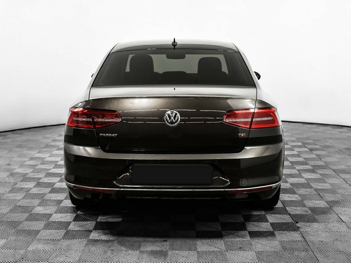 Купить Volkswagen Passat с пробегом. Фото: #5