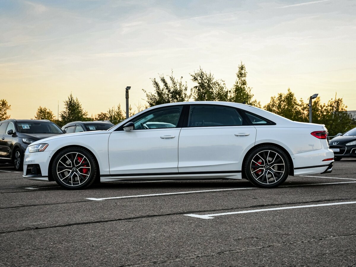 Купить Audi S8 с пробегом. Фото: #6