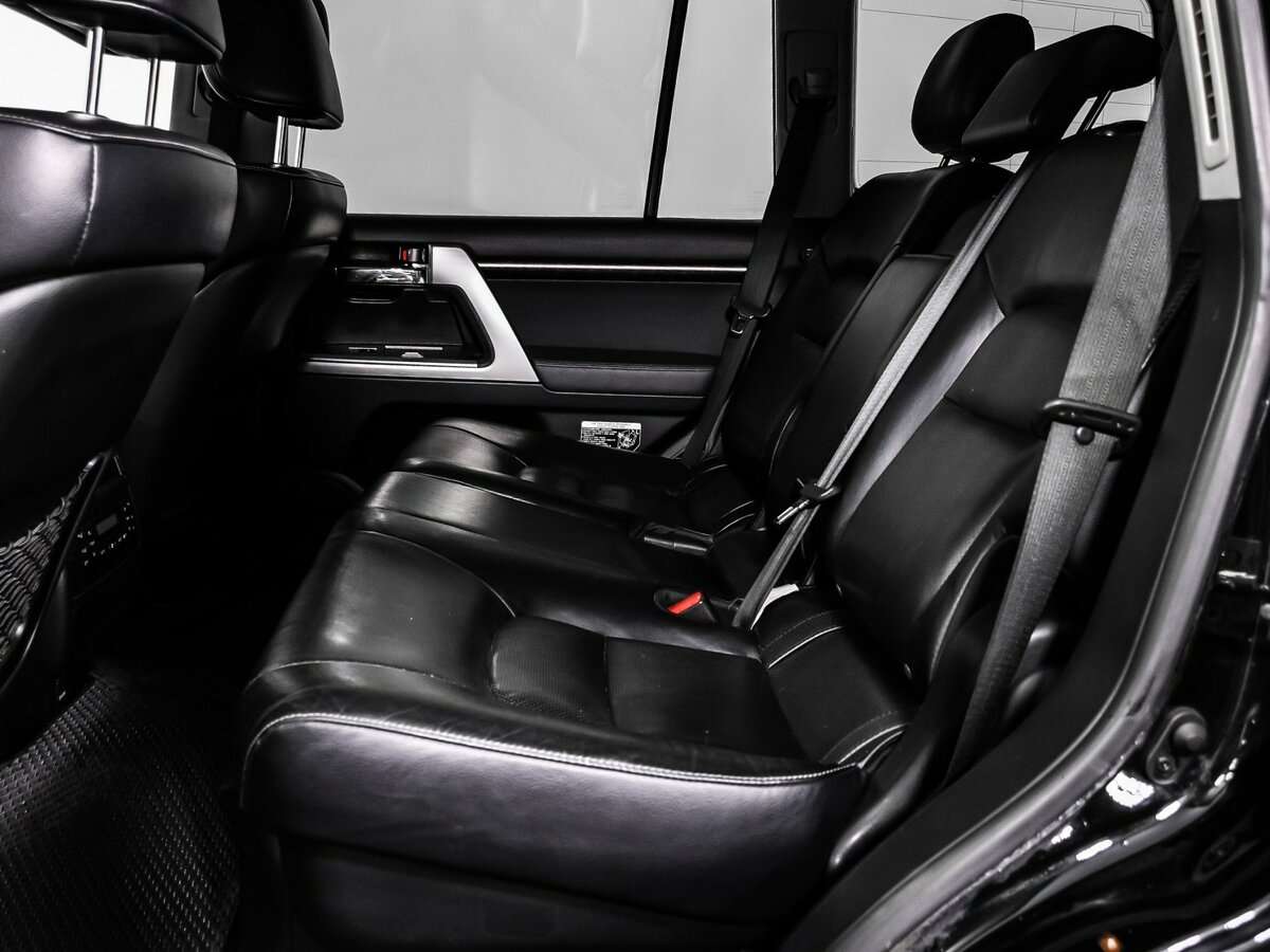 Купить Toyota Land Cruiser с пробегом. Фото: #12