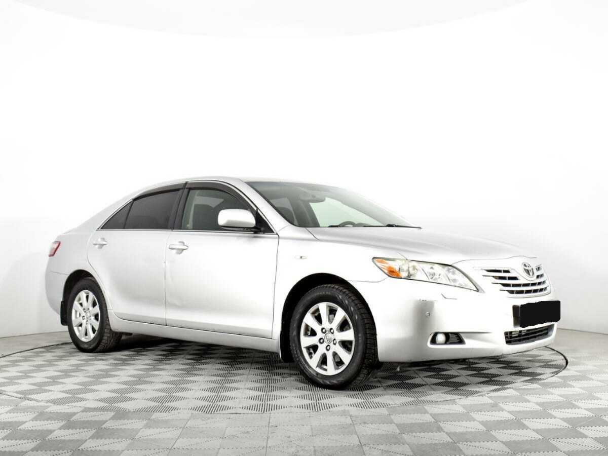 Купить Toyota Camry с пробегом. Фото: #2