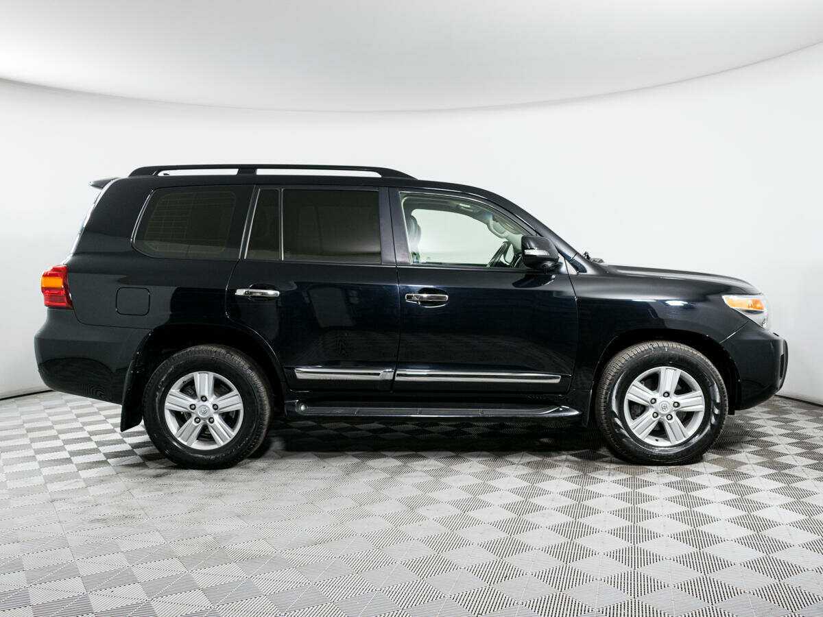 Купить Toyota Land Cruiser с пробегом. Фото: #3