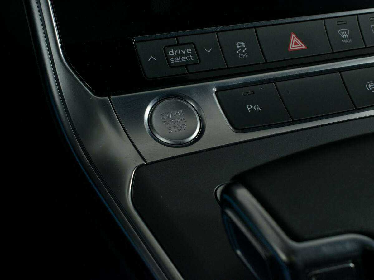 Купить Audi A6 с пробегом. Фото: #17
