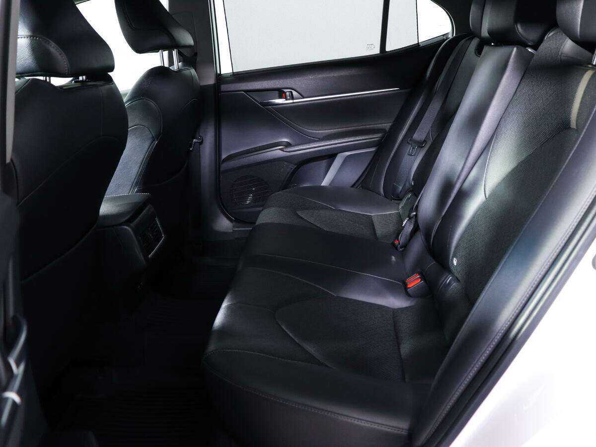 Купить Toyota Camry с пробегом. Фото: #8