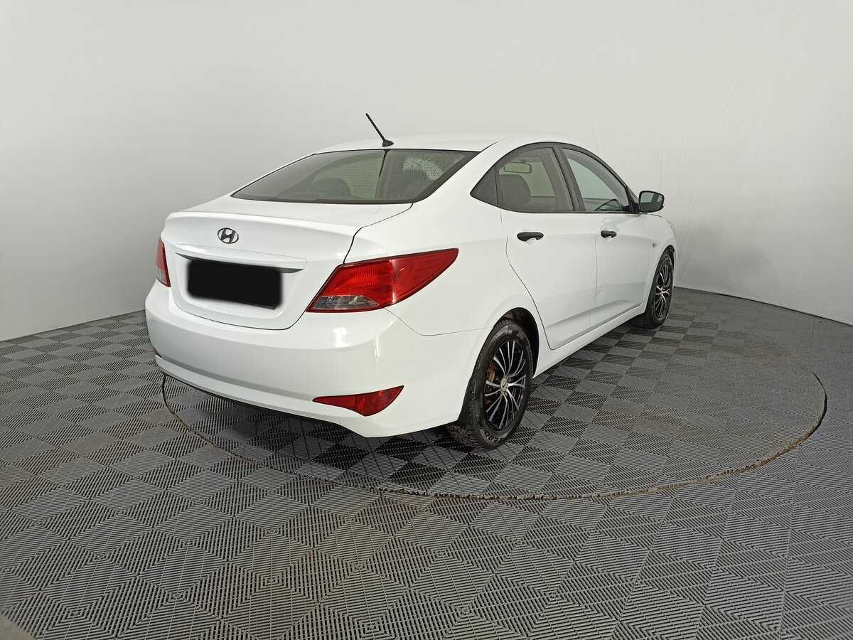 Купить Hyundai Solaris с пробегом. Фото: #4