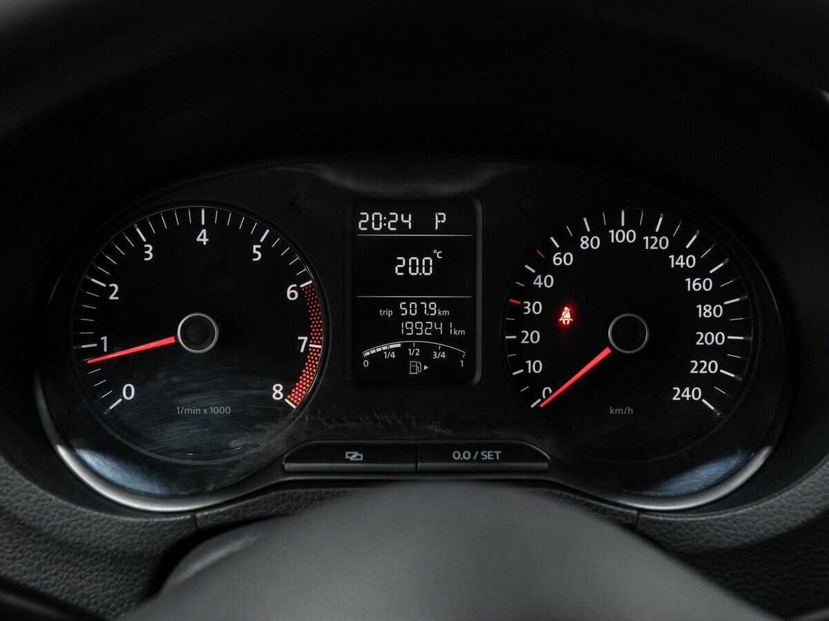 Купить Volkswagen Polo с пробегом. Фото: #19