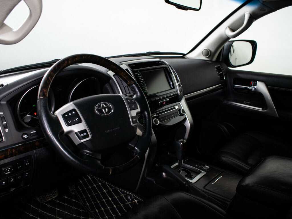 Купить Toyota Land Cruiser с пробегом. Фото: #13