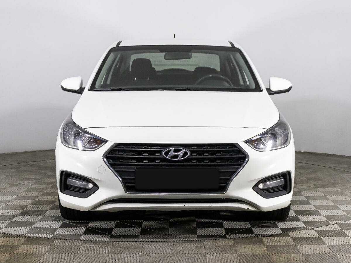 Купить Hyundai Solaris с пробегом. Фото: #1