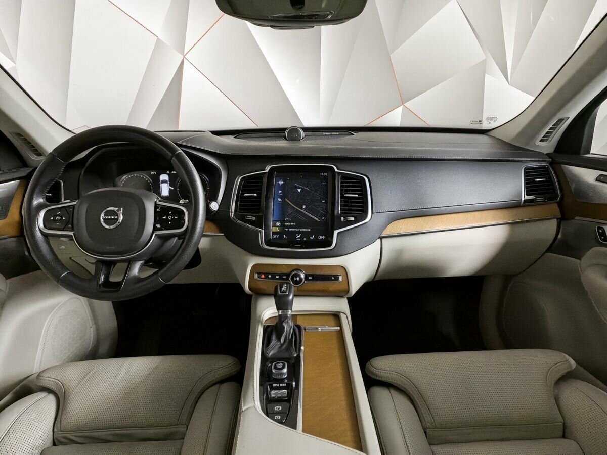 Купить Volvo XC90 с пробегом. Фото: #9