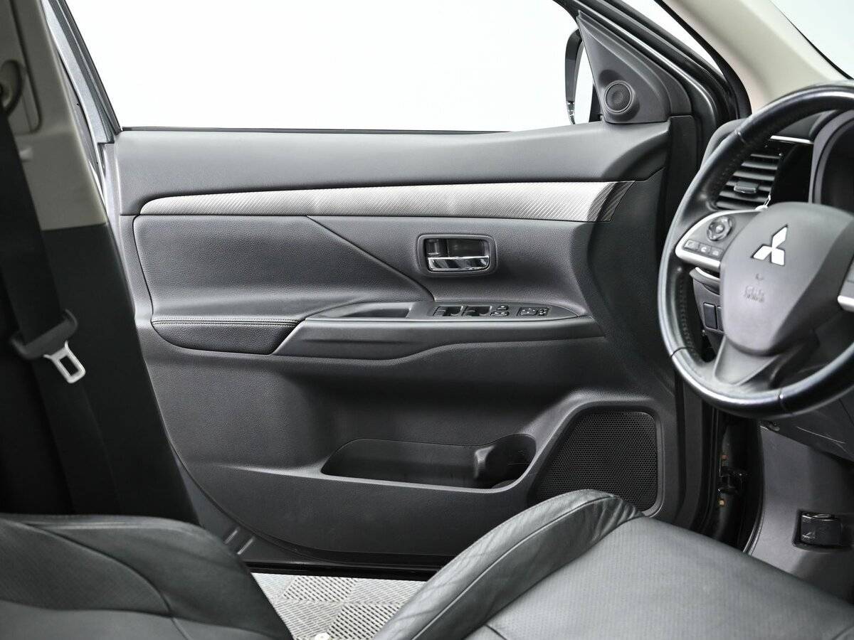 Купить Mitsubishi Outlander с пробегом. Фото: #6