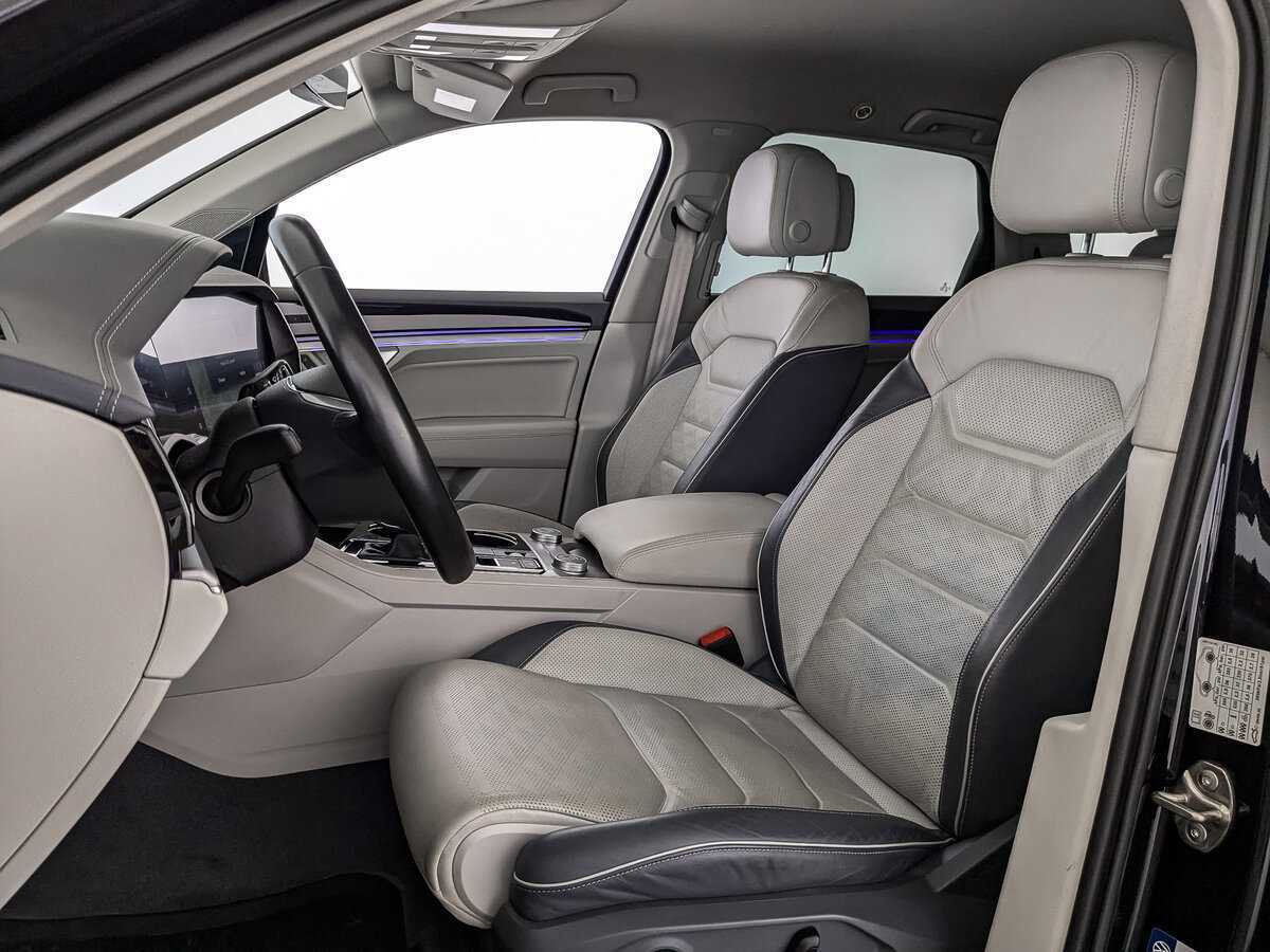 Купить Volkswagen Touareg с пробегом. Фото: #13