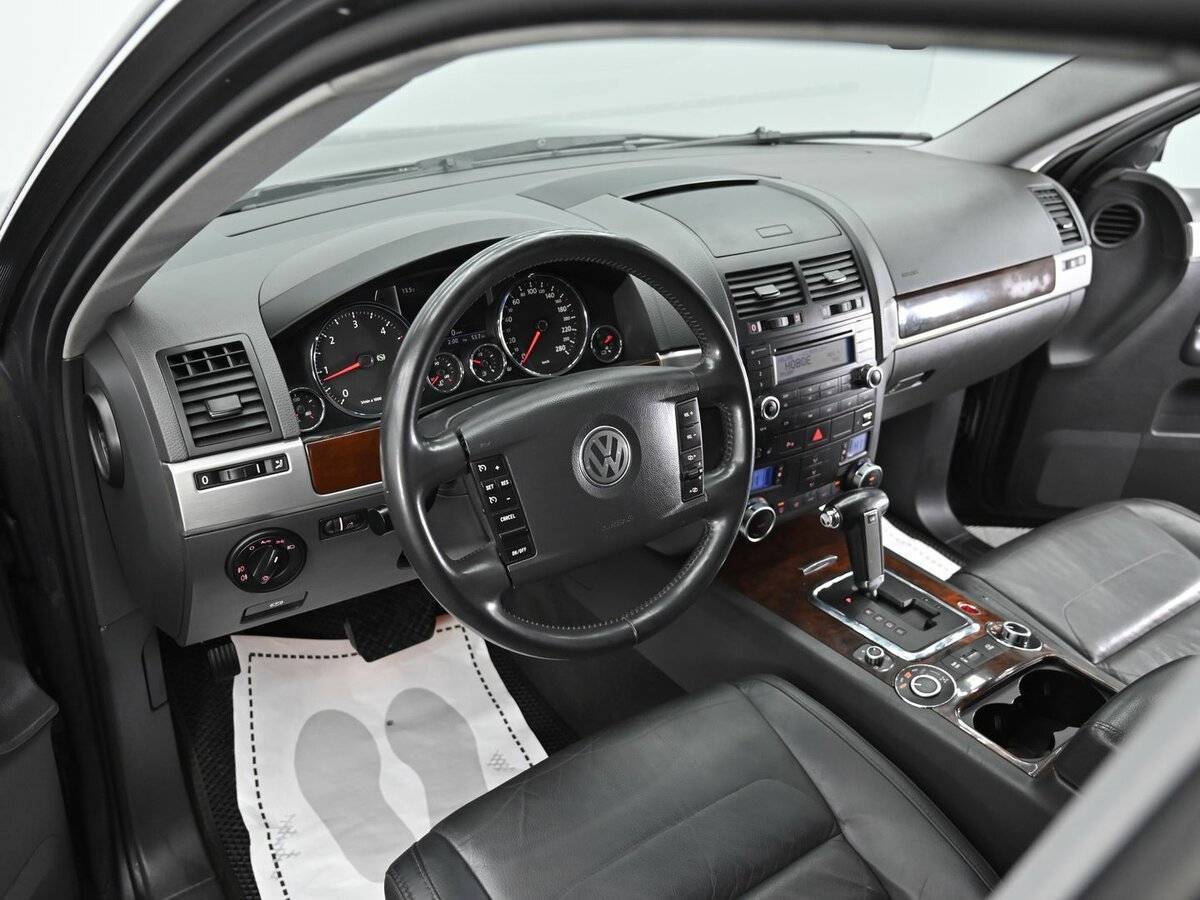 Купить Volkswagen Touareg с пробегом. Фото: #7