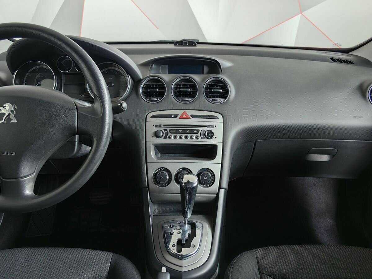 Купить Peugeot 408 с пробегом. Фото: #10
