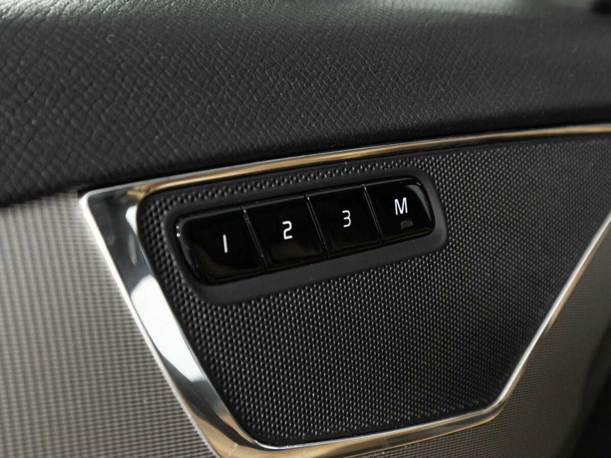Купить Volvo XC90 с пробегом. Фото: #18