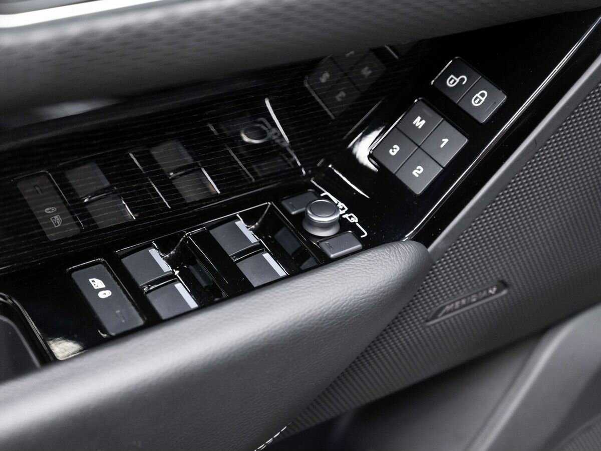Купить Land Rover Range Rover Velar с пробегом. Фото: #19