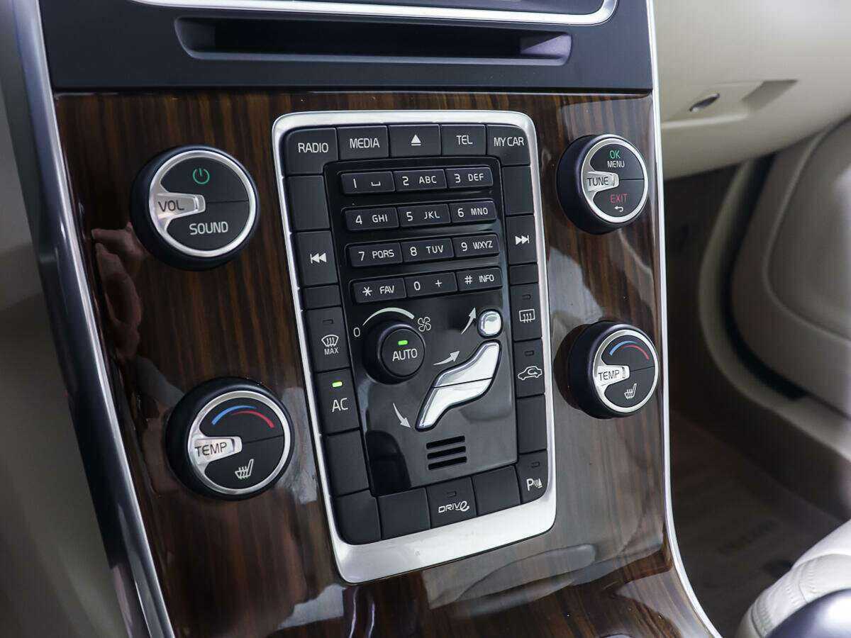 Купить Volvo S60 с пробегом. Фото: #17