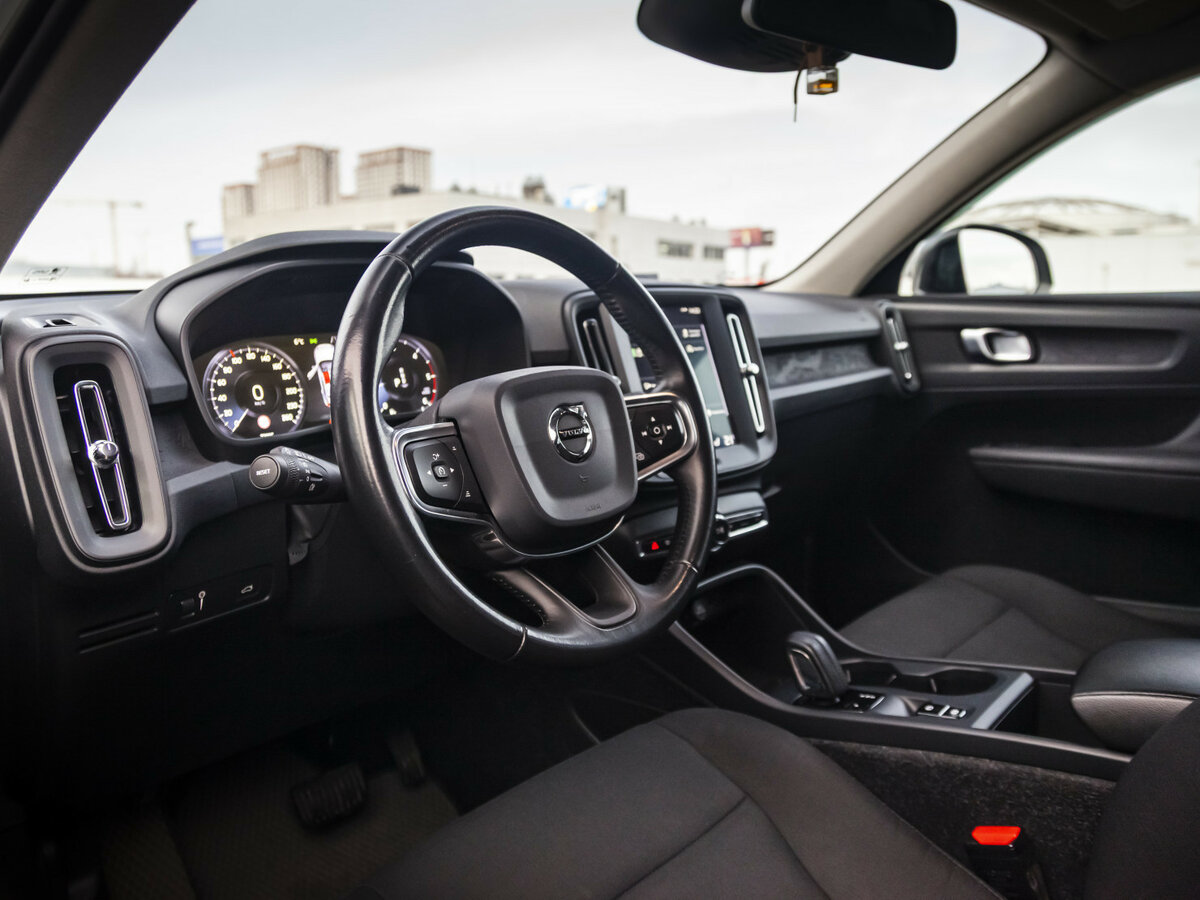 Купить Volvo XC40 с пробегом. Фото: #12