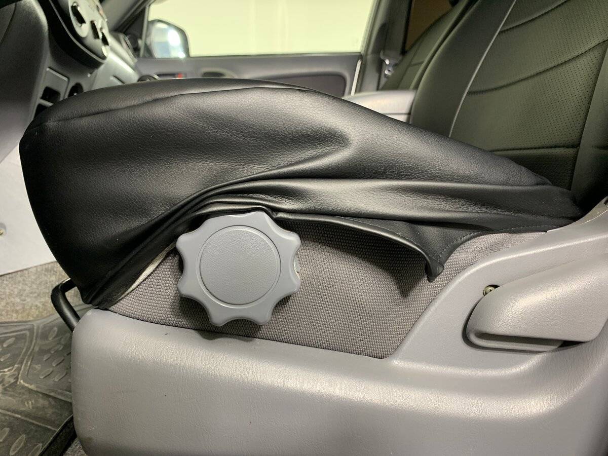 Купить Toyota RAV4 с пробегом. Фото: #15
