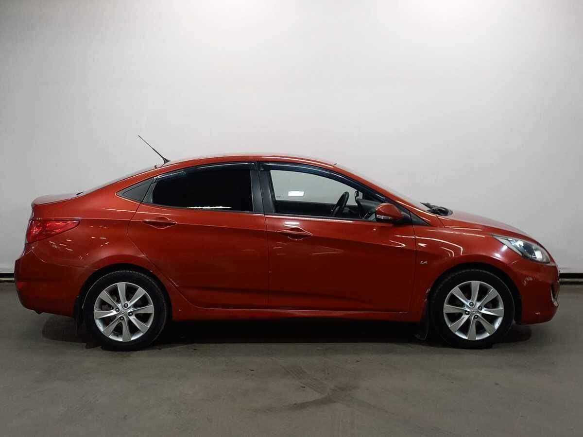 Купить Hyundai Solaris с пробегом. Фото: #3