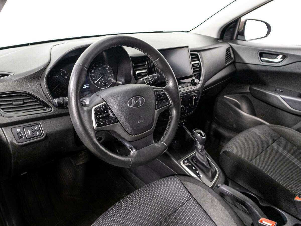 Купить Hyundai Solaris с пробегом. Фото: #10