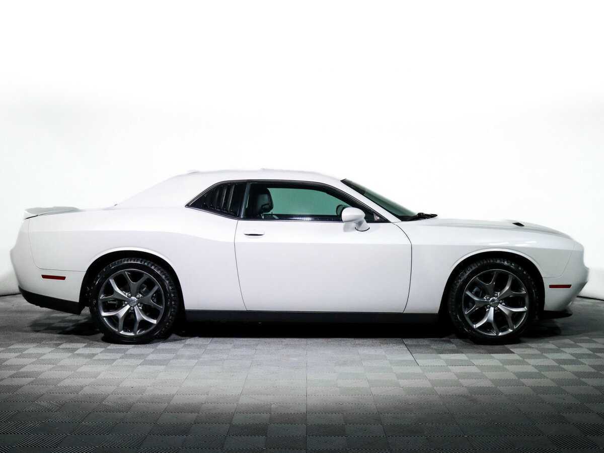 Купить Dodge Challenger с пробегом. Фото: #3