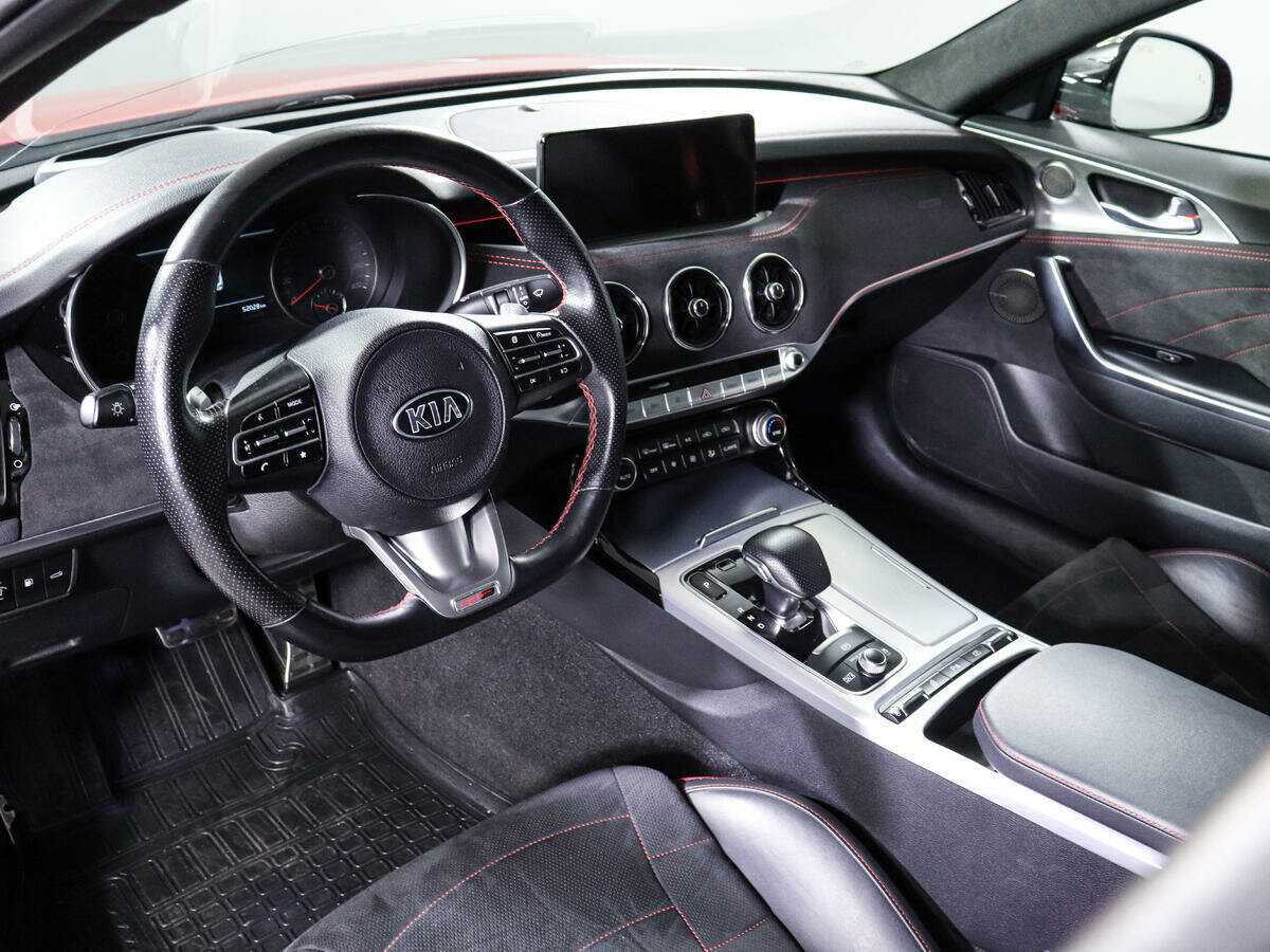 Купить Kia Stinger с пробегом. Фото: #11
