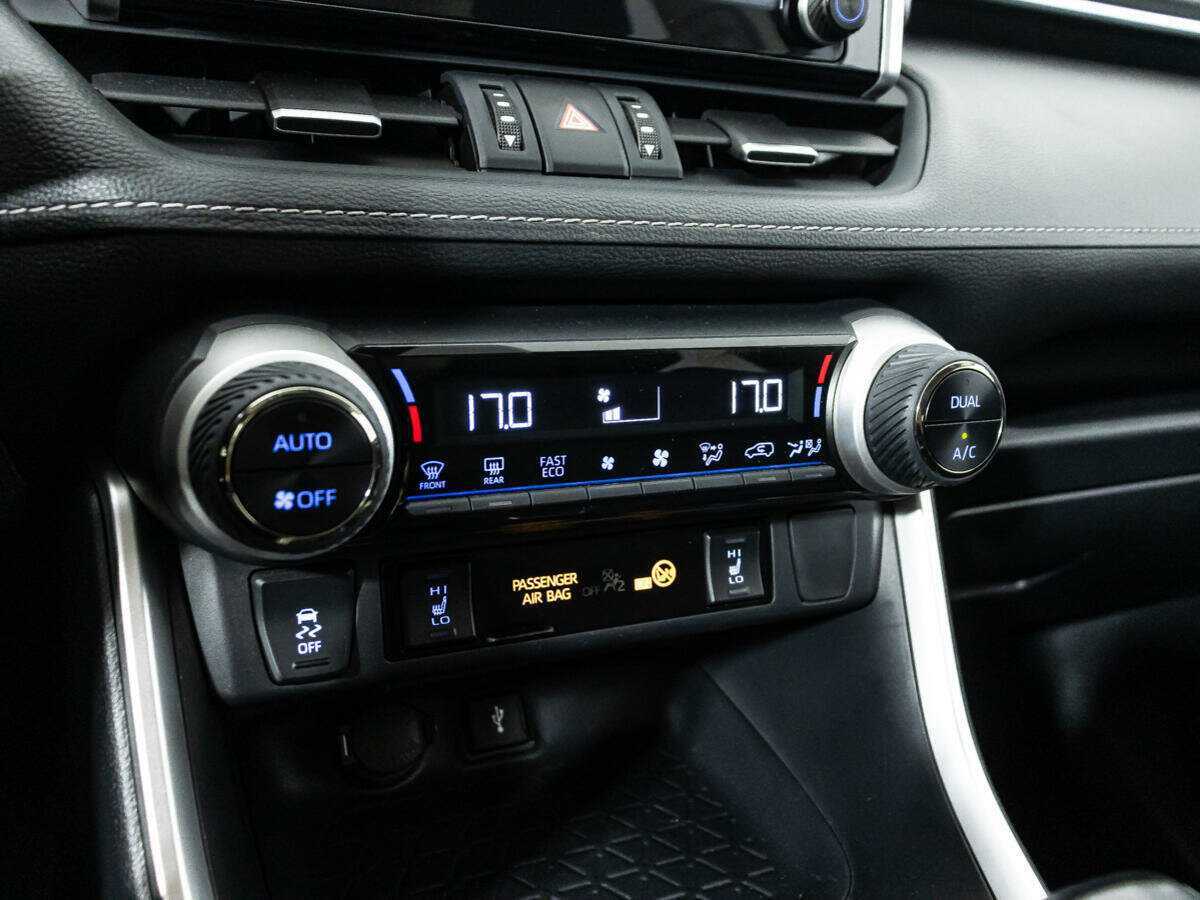 Купить Toyota RAV4 с пробегом. Фото: #16