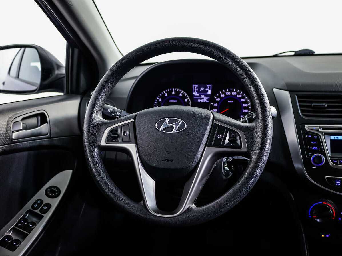 Купить Hyundai Solaris с пробегом. Фото: #9