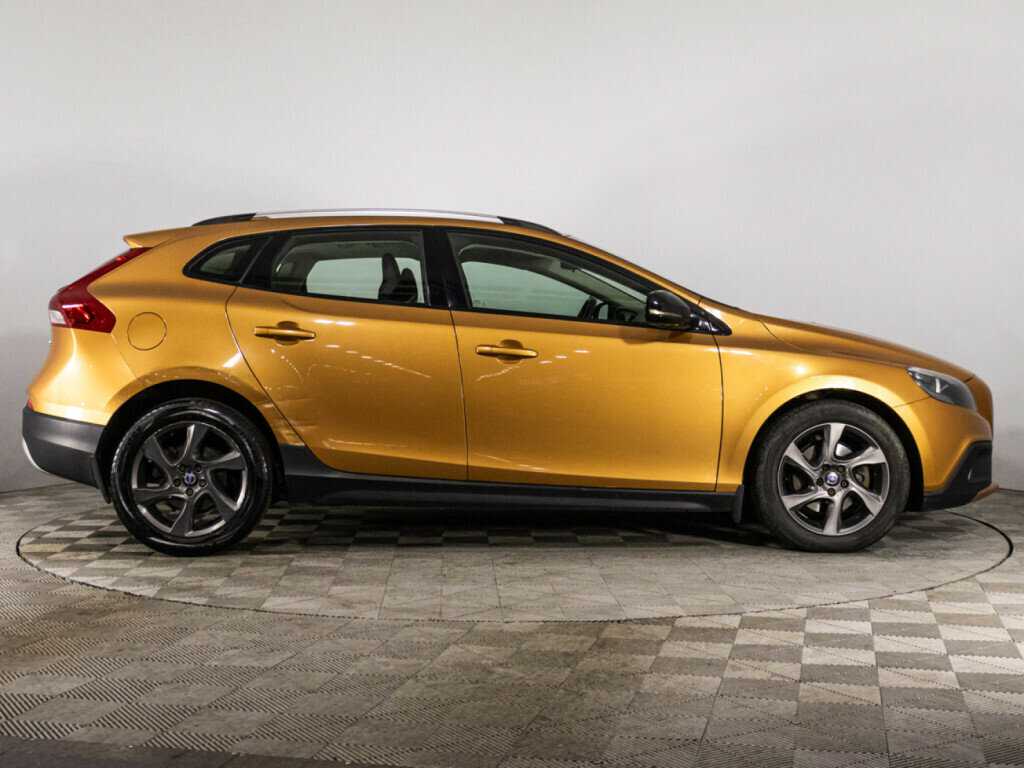 Купить Volvo V40 Cross Country с пробегом. Фото: #3