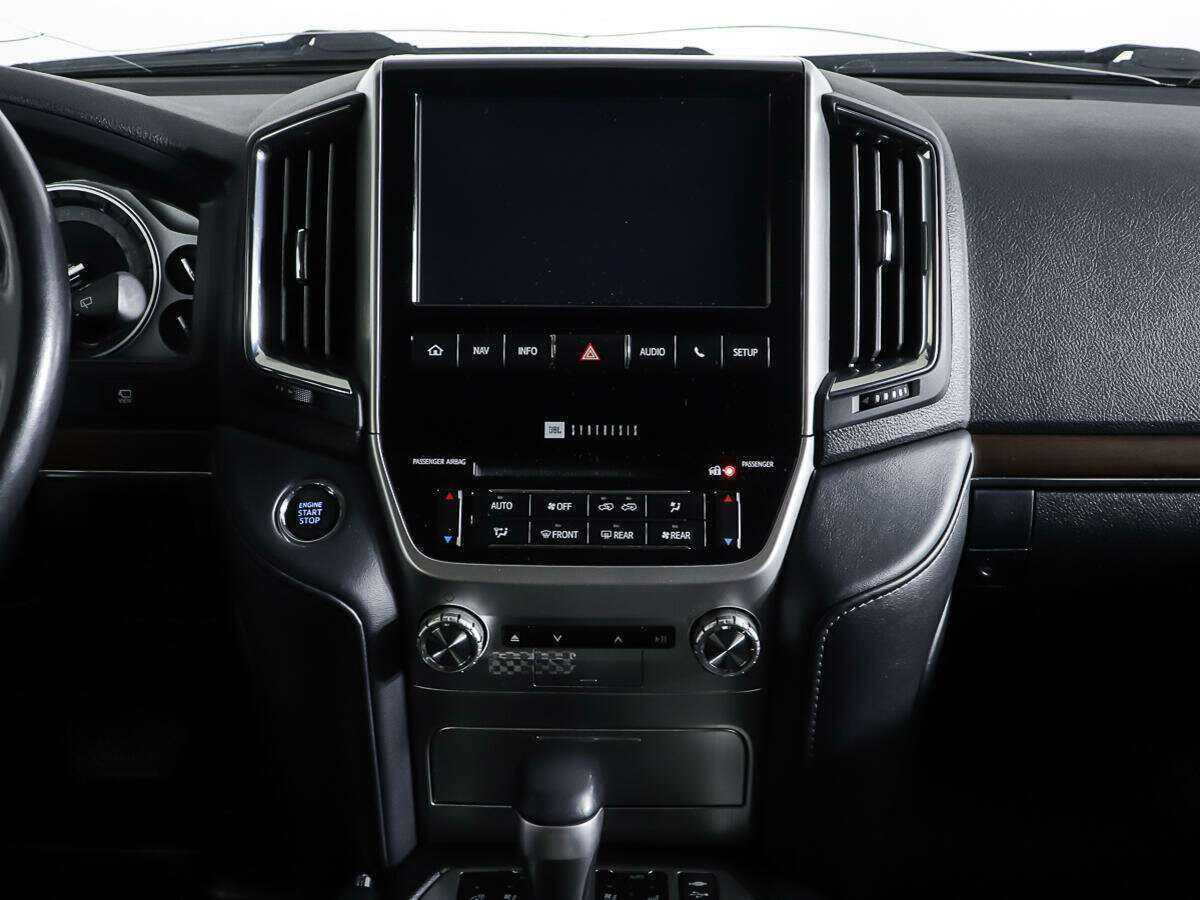 Купить Toyota Land Cruiser с пробегом. Фото: #11
