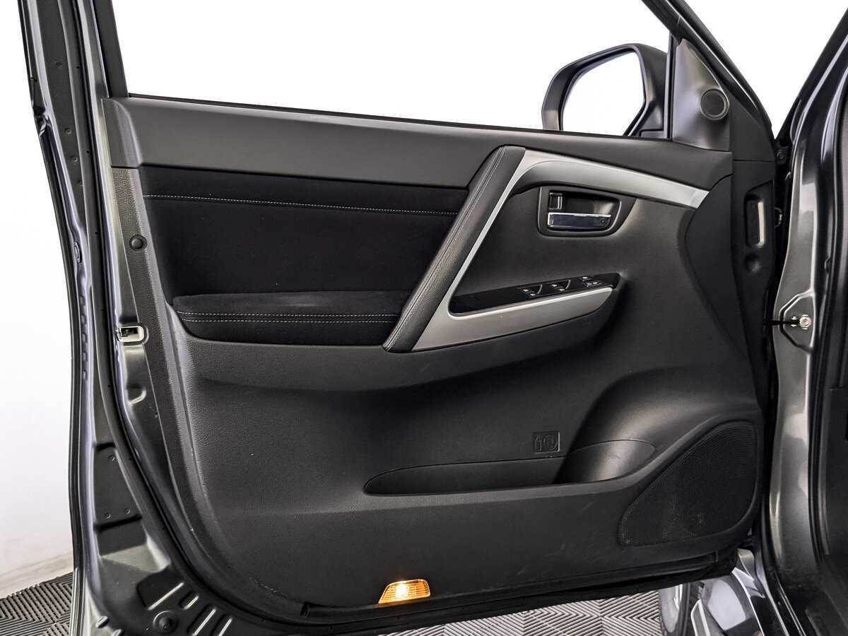 Купить Mitsubishi Pajero Sport с пробегом. Фото: #17