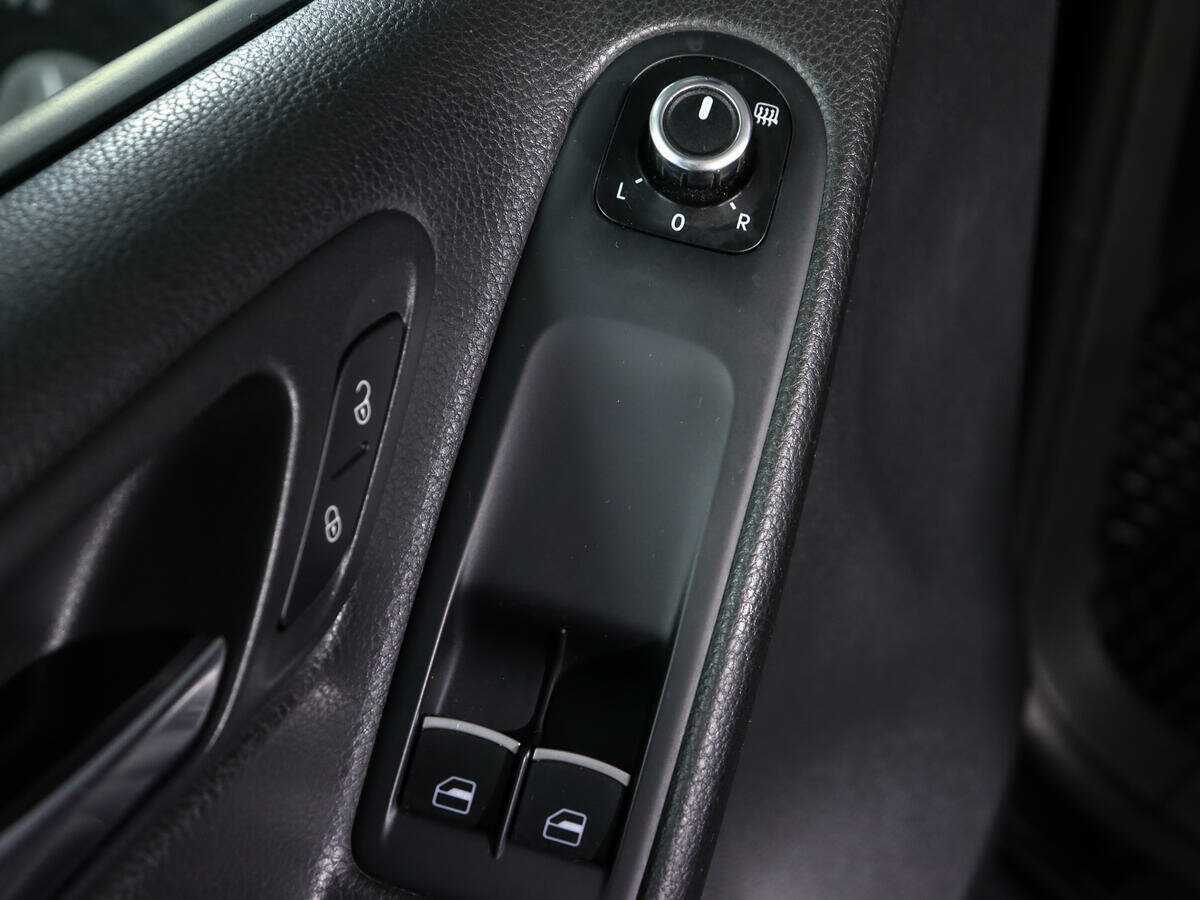 Купить Volkswagen Golf с пробегом. Фото: #16