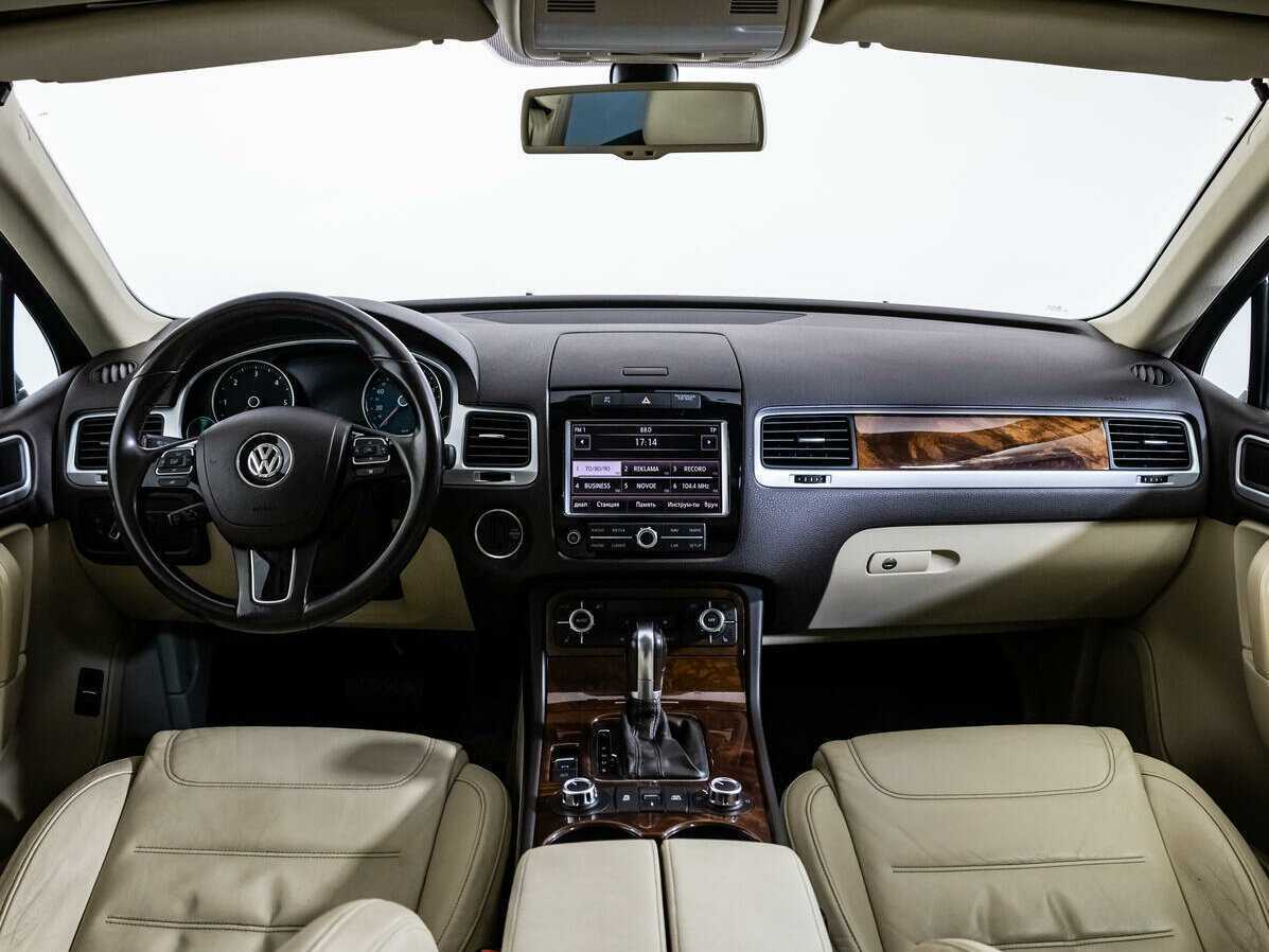 Купить Volkswagen Touareg с пробегом. Фото: #12