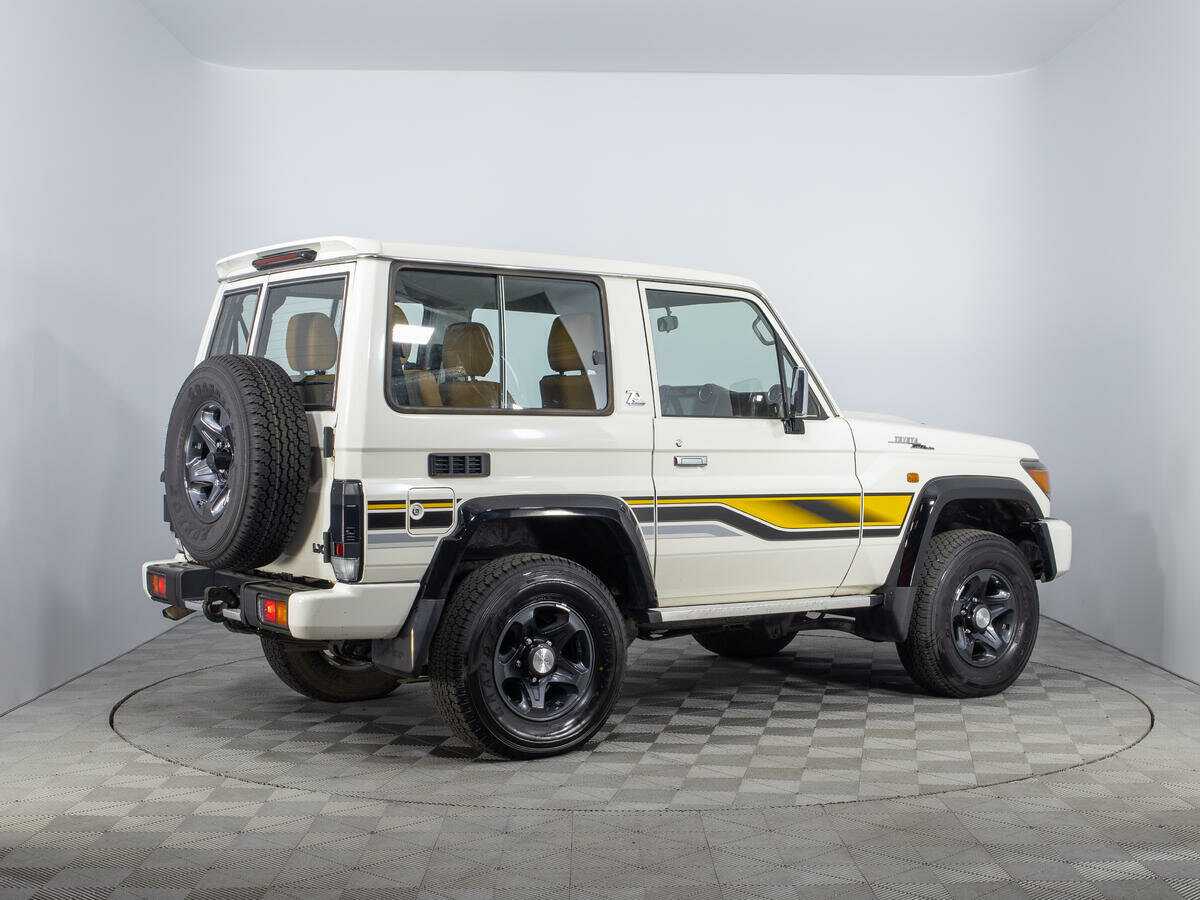 Купить Toyota Land Cruiser с пробегом. Фото: #4