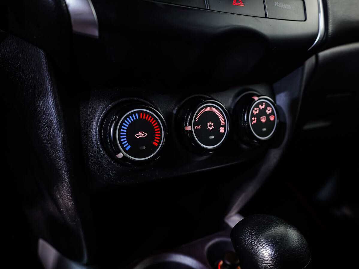 Купить Mitsubishi ASX с пробегом. Фото: #12