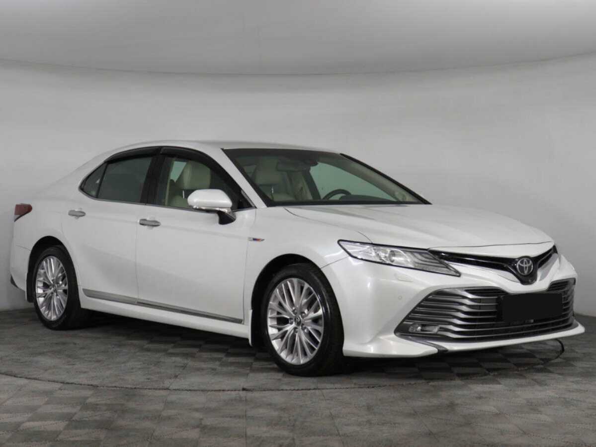 Купить Toyota Camry с пробегом. Фото: #2