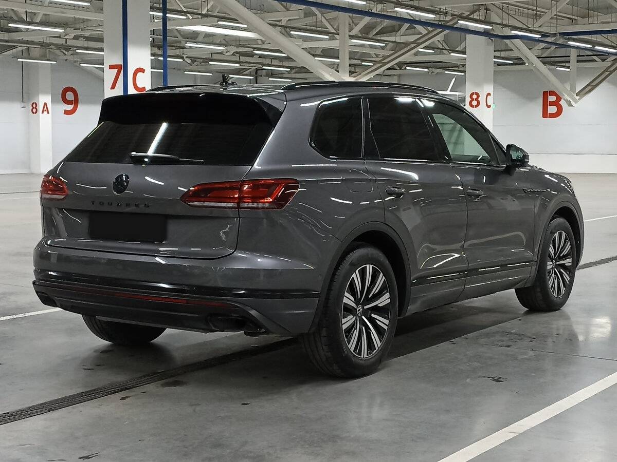 Купить Volkswagen Touareg с пробегом. Фото: #4