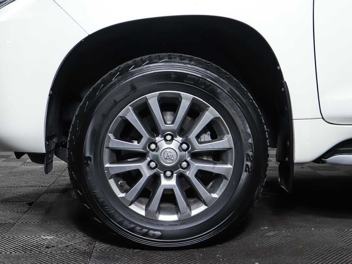 Купить Toyota Land Cruiser Prado с пробегом. Фото: #22
