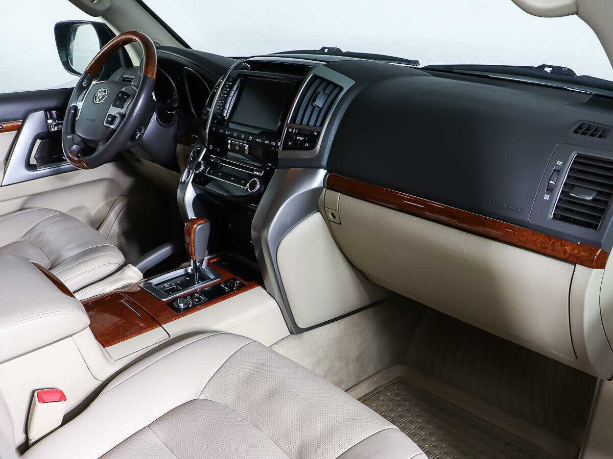 Купить Toyota Land Cruiser с пробегом. Фото: #8