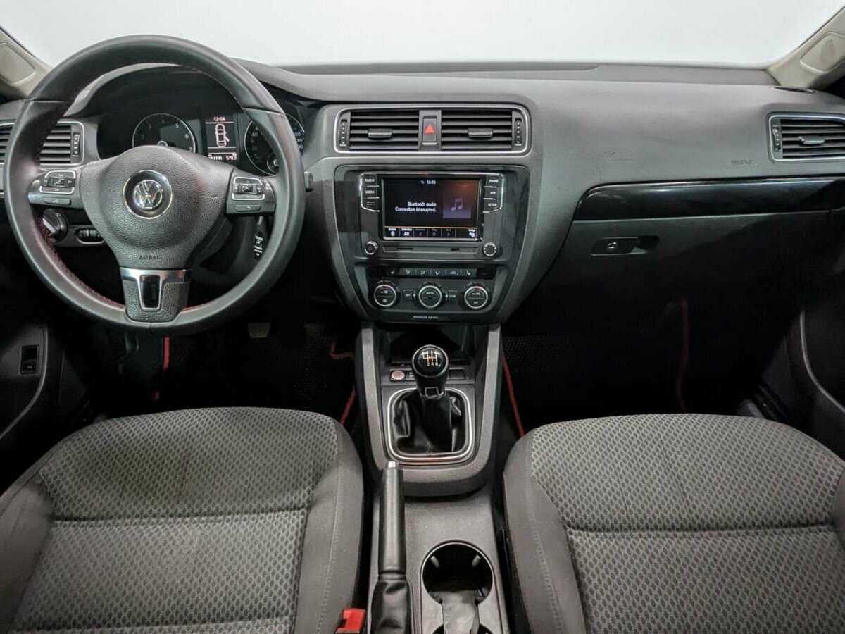 Купить Volkswagen Jetta с пробегом. Фото: #6