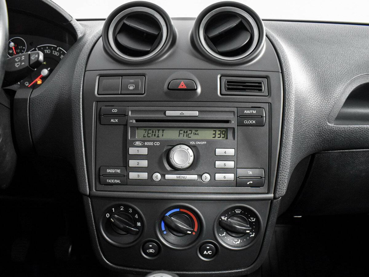 Купить Ford Fiesta с пробегом. Фото: #13