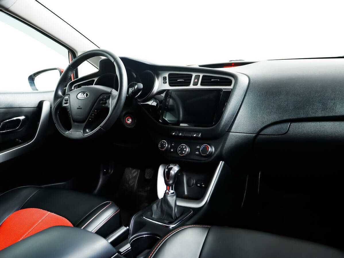 Купить Kia Ceed с пробегом. Фото: #6